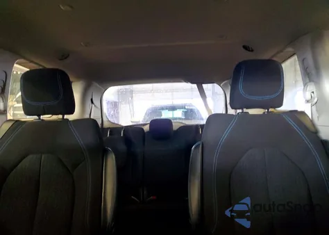 2021 Chrysler Pacifica Touring z USA, uszkodzony, nr VIN 2C4RC1FG8MR568128